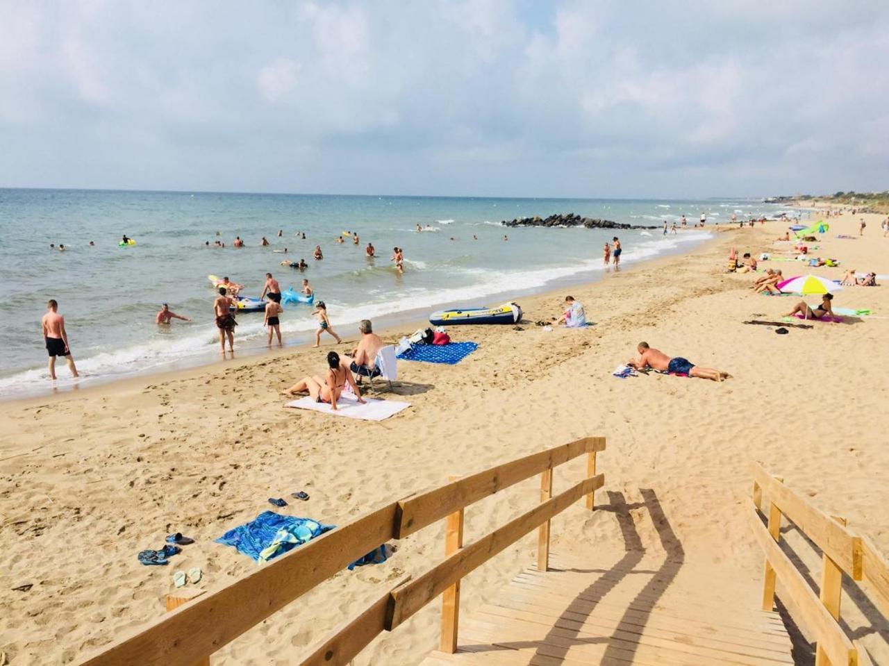 Camping Le Roucan West Vias Ngoại thất bức ảnh